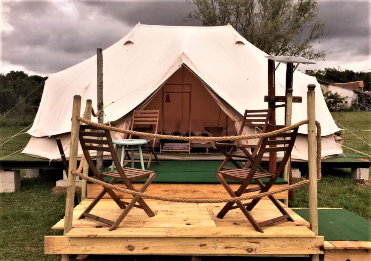 Hotel French Fields Luxury Glamping Le-Vieux-Cerier Exterior foto
