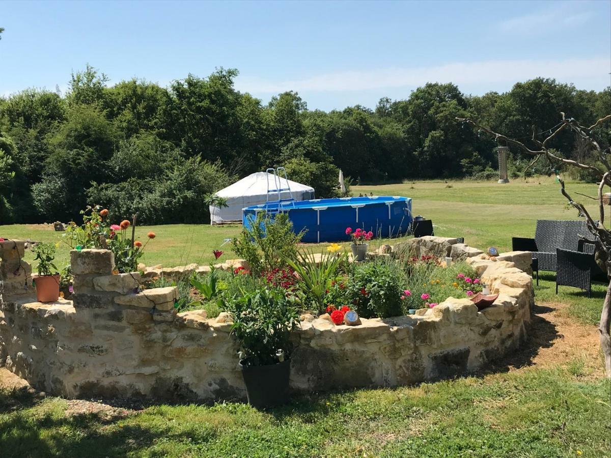 Hotel French Fields Luxury Glamping Le-Vieux-Cerier Exterior foto